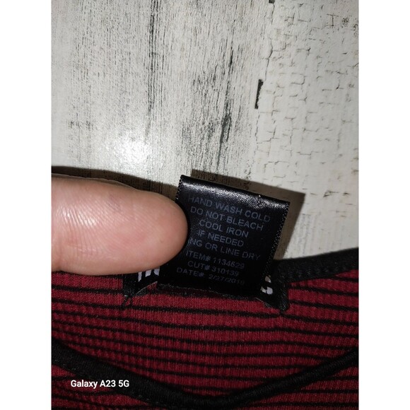 Hot Topic Cherry Embroidered Striped Tank Top Size Large - Picture 4 of 5